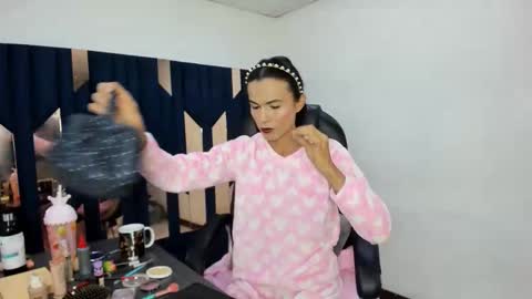 Aisha online show from February 4, 2026, 4:40 am