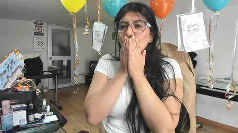 Snapshot of aisha_latina chatting on June 4, 2026, 2:23 pm Katie online show from June 4, 2026, 2:23 pm