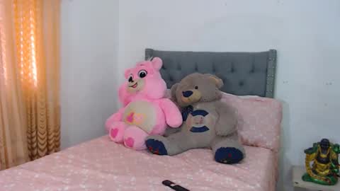 aisha_sex222 online show from September 11, 2025, 7:03 pm