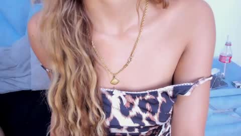 aisha_violeht online show from May 24, 2026, 2:22 pm