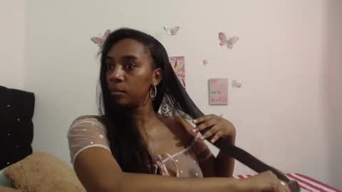 Aisha online show from November 25, 2025, 7:58 pm