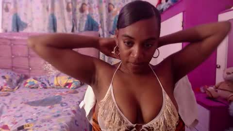 Aisha online show from December 17, 2025, 8:37 pm