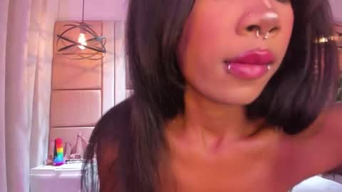 AishaValcazar online show from March 18, 2026, 1:20 am