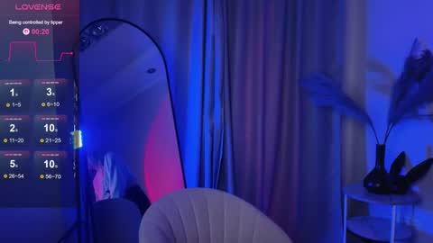 aishiro online show from September 11, 2025, 12:49 pm