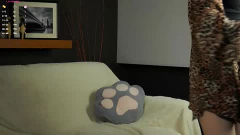 Aliza online show from March 8, 2025, 1:06 am