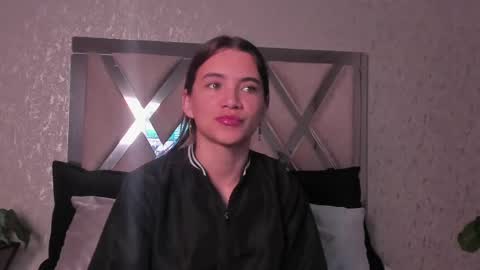 little aitana  online show from February 11, 2025, 1:51 pm