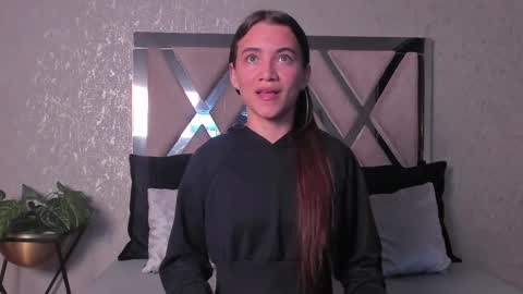 little aitana  online show from March 1, 2025, 12:34 pm