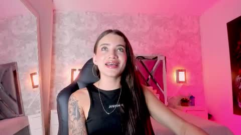 little aitana  online show from January 14, 2026, 6:24 pm