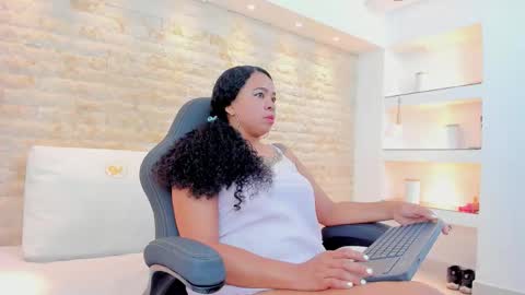  AITANA online show from February 26, 2026, 3:38 am