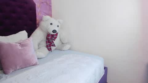 Aitana Montero online show from November 22, 2025, 12:59 pm