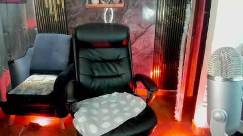 Miss Tatiana Independent Chaturbate Model online show from November 21, 2025, 2:32 am