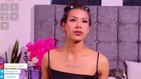 Queen Dumont   online show from February 10, 2026, 7:07 pm