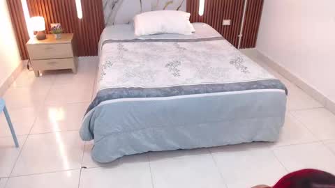 AIXA  online show from September 18, 2025, 12:07 pm