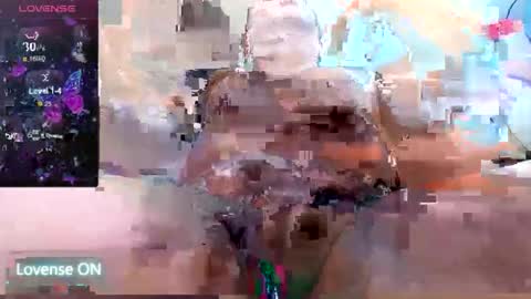 Snapshot of aizy_louise chatting on September 11, 2025, 10:15 am hi im aizy online show from September 11, 2025, 10:15 am