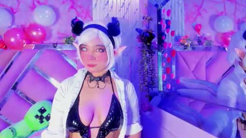 akane hikari  online show from February 23, 2026, 4:32 am