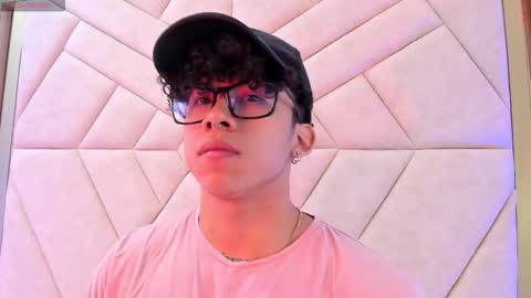 akazaboy online show from November 17, 2025, 4:18 am