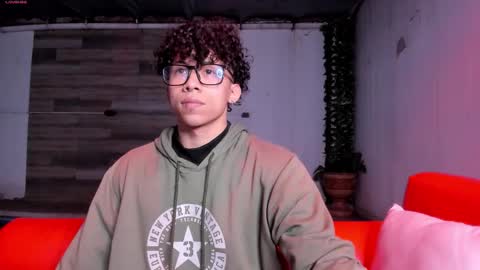 akazaboy online show from March 15, 2026, 5:24 am