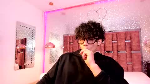 akazaboy online show from April 27, 2026, 6:11 am