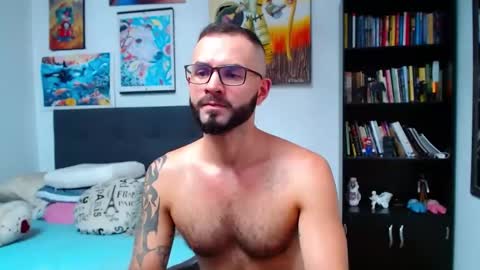 akiles online show from February 6, 2025, 7:51 pm