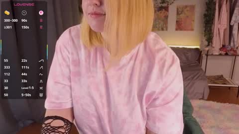 Aki online show from November 21, 2025, 4:49 pm