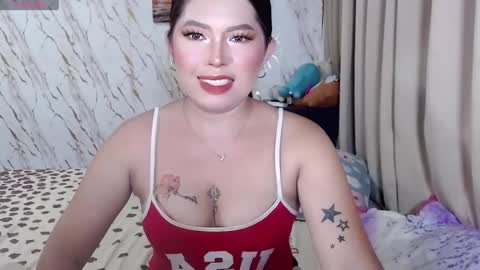 akiragirl_ online show from May 17, 2026, 9:11 pm