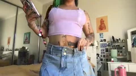 Akira Zay online show from December 3, 2025, 11:25 pm