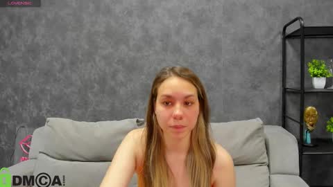 Al1ice online show from October 15, 2025, 9:42 am