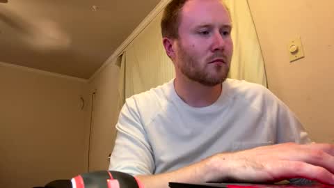 Al online show from October 28, 2025, 8:33 pm