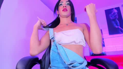 Alahia Rodriguez online show from January 13, 2025, 6:05 pm