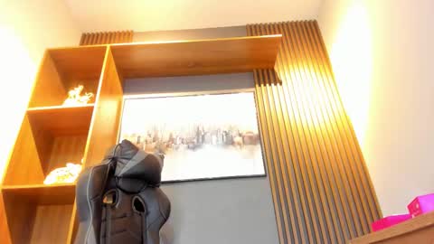 Alahia Rodriguez online show from January 11, 2026, 12:43 pm