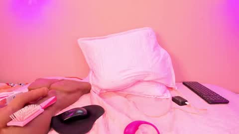 Alahia  online show from January 24, 2025, 3:02 pm