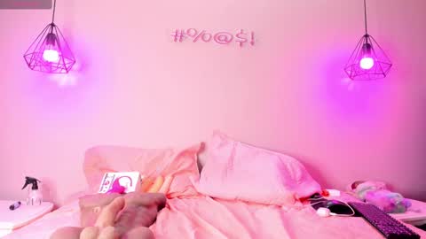 Alahia  online show from February 13, 2025, 6:16 pm