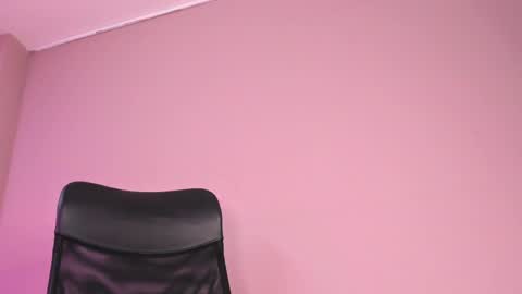 Alahia  online show from February 26, 2025, 4:35 pm