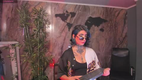 ALAHIA online show from March 25, 2026, 5:52 pm