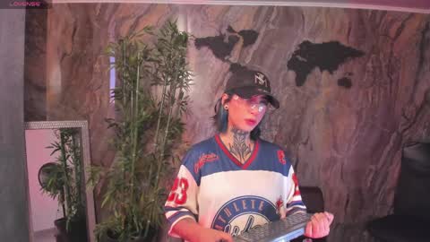 ALAHIA online show from April 1, 2026, 5:21 pm