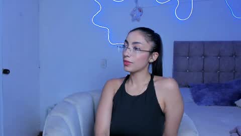 Snapshot of alaia_alegria chatting on May 4, 2026, 9:44 pm Alaia Alegria online show from May 4, 2026, 9:44 pm