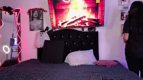 Alaia online show from October 19, 2025, 11:16 pm