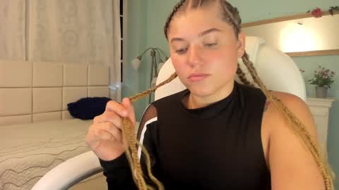 Alaia online show from January 2, 2025, 3:51 pm