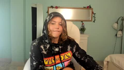 Alaia online show from February 3, 2025, 1:51 pm