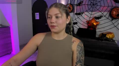 Alaia online show from October 18, 2025, 1:45 pm