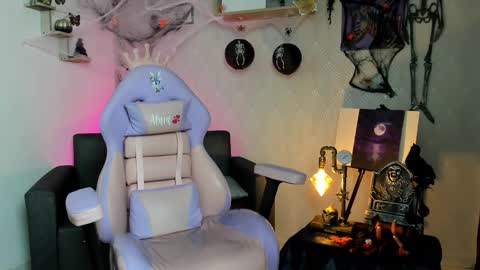 Alaia online show from October 11, 2025, 12:47 pm