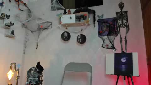 Alaia online show from October 18, 2025, 10:54 pm