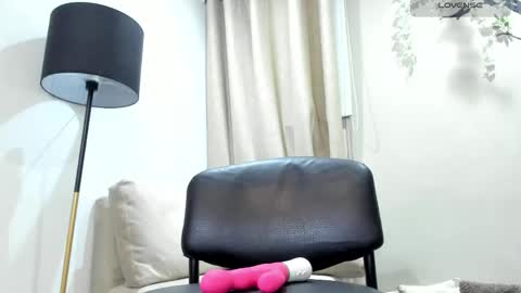     online show from April 21, 2026, 1:42 am