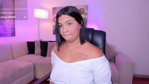 Alaia online show from November 3, 2025, 7:37 pm