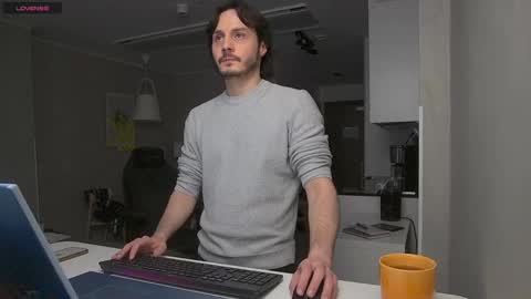 Maxi  online show from February 20, 2025, 12:15 pm