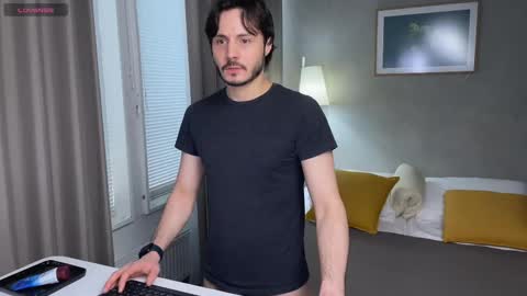 Maxi  online show from March 3, 2025, 1:31 pm