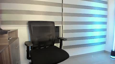 Snapshot of alan_muscle chatting on July 15, 2026, 7:13 am Alan online show from July 15, 2026, 7:13 am