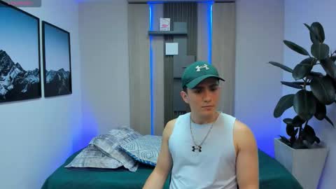 Alan  Kevin can we reach 100 thumbs up please guys  online show from November 7, 2025, 7:14 pm