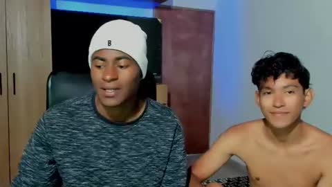 Snapshot of alan_scot chatting on July 14, 2026, 12:24 am Alan and Criss - WE JUST FRIENDS WITH BENEFITS BOTH VERS online show from July 14, 2026, 12:24 am