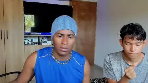Snapshot of alan_scot chatting on July 22, 2026, 7:49 pm Alan and Criss - WE JUST FRIENDS WITH BENEFITS BOTH VERS online show from July 22, 2026, 7:49 pm